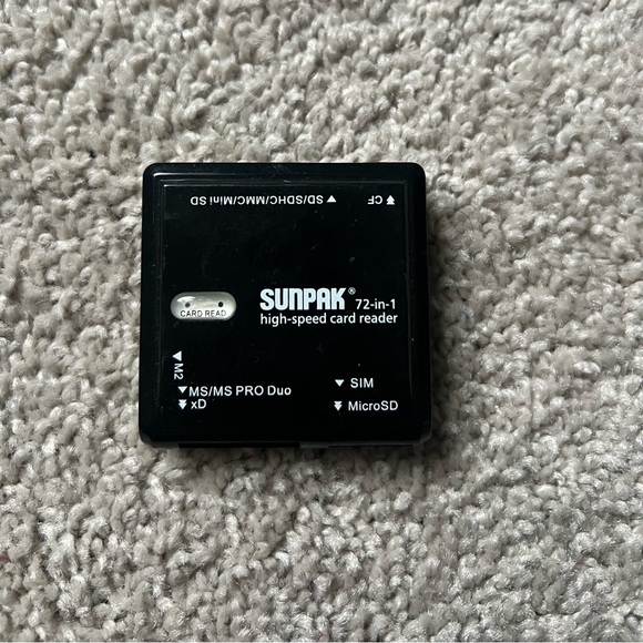 42. Sunpak 72 in 1 Card Reader - Picture 4 of 5